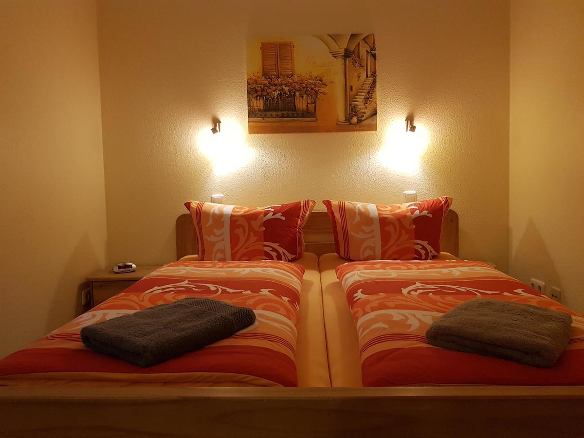 Flensburg Ferienwohnungen Apartment 1 ภายนอก รูปภาพ