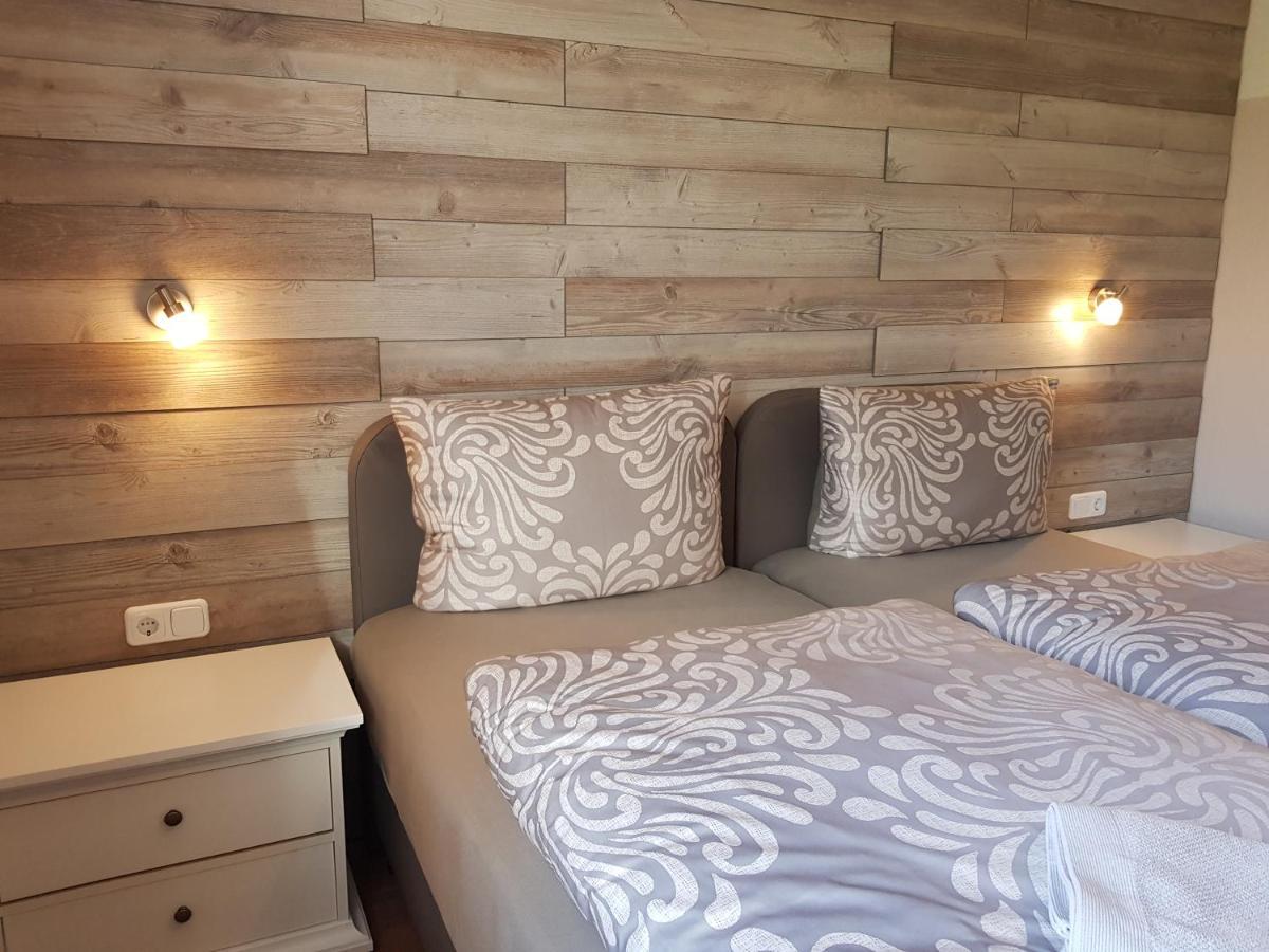 Flensburg Ferienwohnungen Apartment 1 ภายนอก รูปภาพ